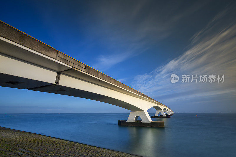 荷兰泽兰省的泽兰大桥(Zeelandbrug, Zeeland Bridge)